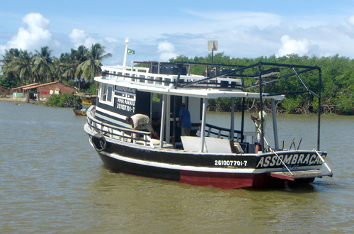 Assombração começa a navegar para monitorar pescarias em três Estados