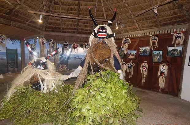 Expressões culturais da Praia do Forte-BA: Festival infantil de Caretas 2017