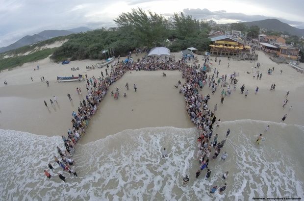 TAMAR encerra ano em parceria com pescadores da Barra da Lagoa