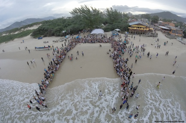 TAMAR encerra ano em parceria com pescadores da Barra da Lagoa