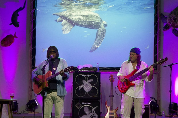 Milton Nascimento e Dudu Lima homenageiam os 35 anos de Tamar com Tamarear